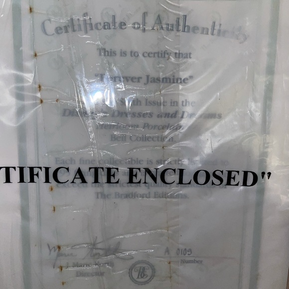 Collectible Porcelain Disney Princess Bells (11) - Picture 7 of 11